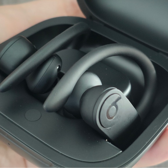 New Beats Powerbeats Pro Wireless Earbuds black - Picture 1 of 5